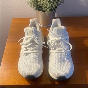 Adidas Ultra Boost Women’s Size 9